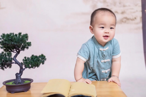 利津宝宝爱吐奶是什么原因